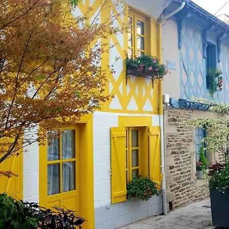 Le Vieux Moulin - Detached With Garden Views And Pool